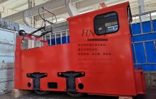 內(nèi)蒙古5噸架線(xiàn)式湘潭電機(jī)車(chē)發(fā)往金屬礦